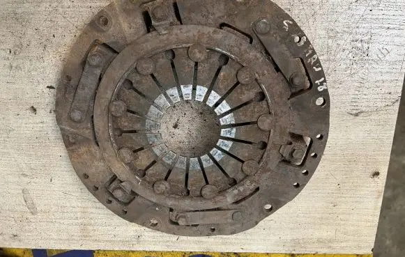 Subaru Impreza I Pressure plate 