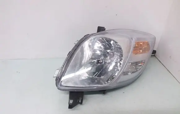 Toyota Yaris Headlight/headlamp 811300D130 89901063