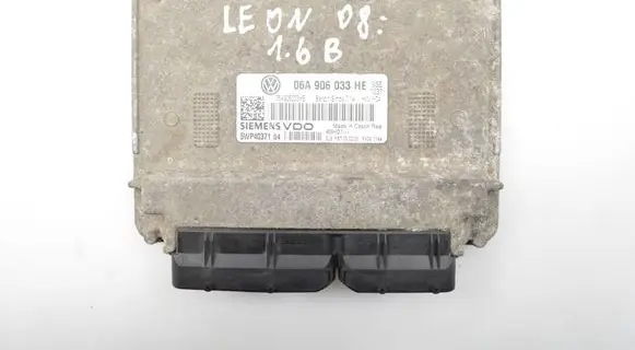 Seat Leon (1P) Engine control unit/module 06A906033HE