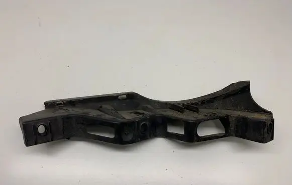 Volkswagen PASSAT B6 Front bumper mounting bracket 3C0807890