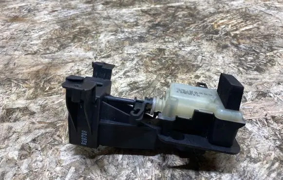 Mercedes-Benz CL C216 Fuel tank cap lock A2518200197