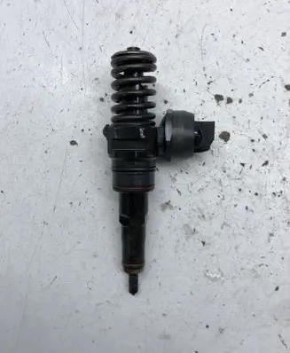 Audi A4 S4 B6 8E 8H Fuel injector 038130073AR 0414720214