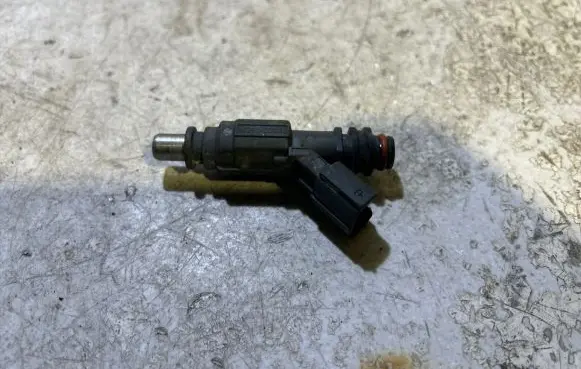 Toyota Corolla E120 E130 Fuel injector 232500D020