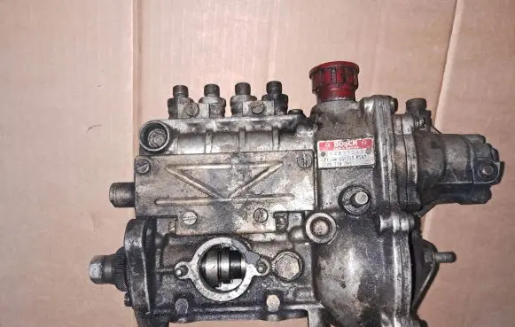 Mercedes-Benz COMPAKT W115 Fuel injection high pressure pump 0400114063