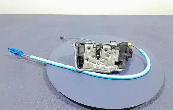 BMW X6 M Front door lock 9464887