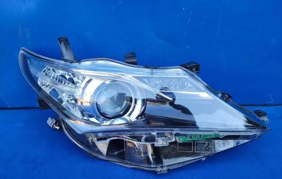 Toyota Auris E180 Headlight/headlamp 8111002E21