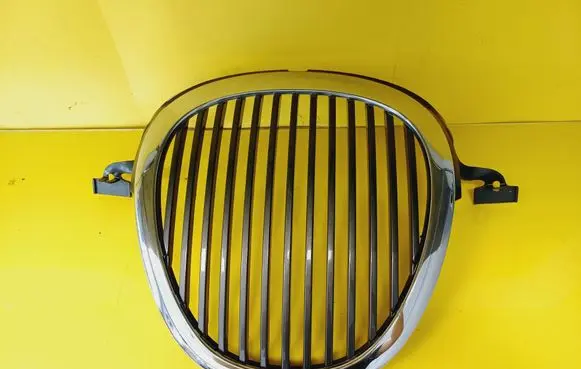 Jaguar S-Type Front grill XR838A100AA XR838A133AA