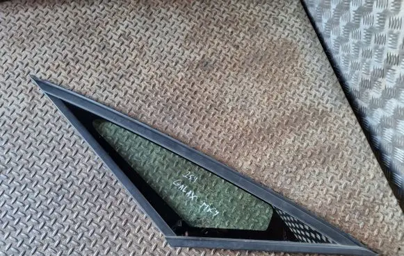 Ford Galaxy Front triangle window/glass EM2BU29710B