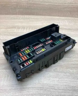 BMW 7 F01 F02 F03 F04 Fuse module 9210861 921086101