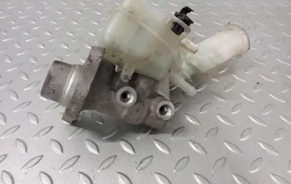 Mitsubishi Lancer X Master brake cylinder