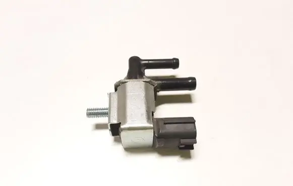 Nissan Juke I F15 Vacuum valve K5T48583