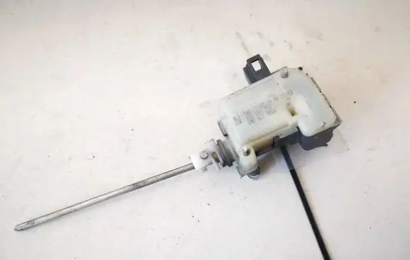 Skoda Octavia Mk2 (1Z) Central locking motor 1m0959781a 1z0810773