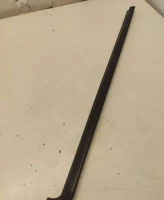 Ford Ranger Rubber seal front door window/glass 