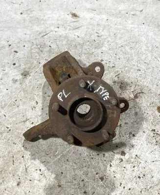 Front wheel hub spindle knuckle