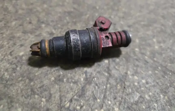 BMW 7 E38 Fuel injector 280150778