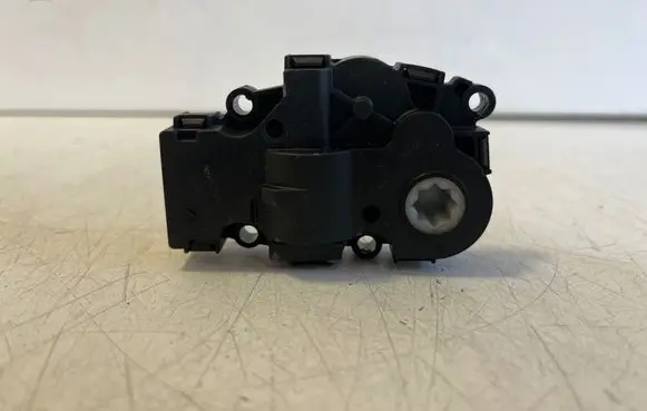 Audi A5 Air flap motor/actuator EGP0001