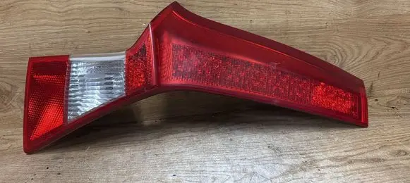 Volvo V70 Tailgate rear/tail lights 30678545 30678547