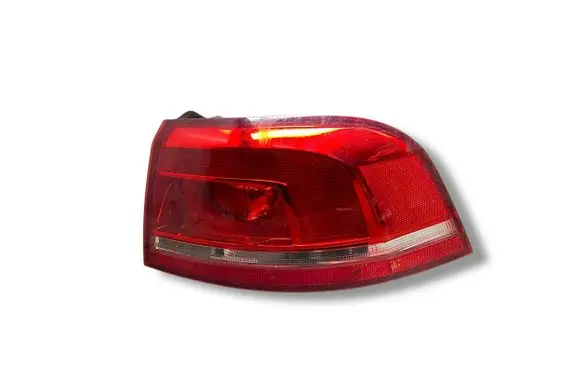 Volkswagen PASSAT B7 Rear/tail lights 605122 K5568