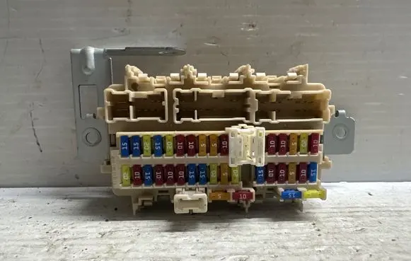 Nissan Qashqai Fuse module 4EB0A