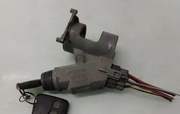 Volkswagen Golf III Ignition lock 357905851