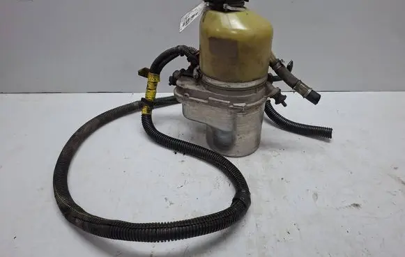 Opel Meriva B Power steering pump S27612412 M17440331QJ
