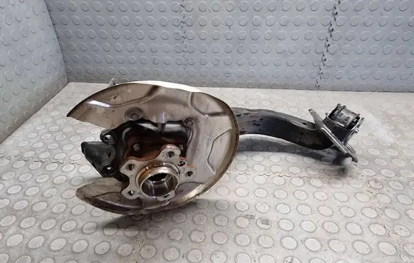BMW 2 Active Tourer U06 Rear wheel hub 6894228 6899175