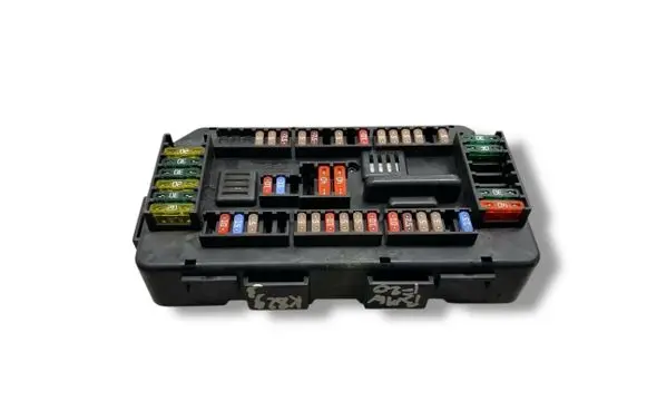 BMW 1 F20 F21 Fuse module 9337879 15042014 19451000001
