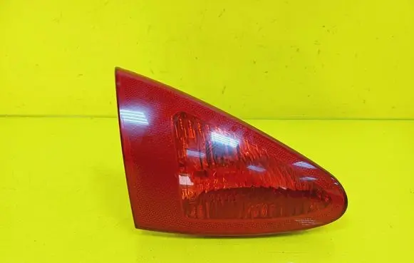 Tailgate rear/tail lights