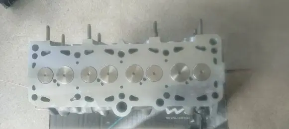Volkswagen PASSAT B5 Engine head 028103373N 25286918