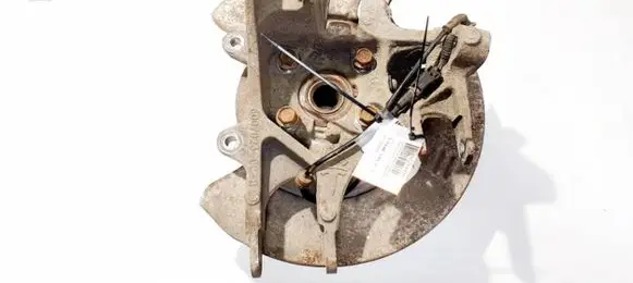 Rear wheel hub