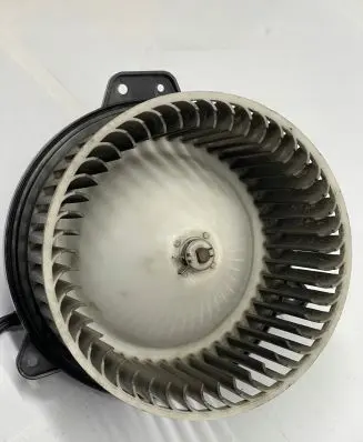Mazda 3 I Heater fan/blower 8940000