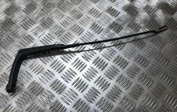 Audi A4 S4 B5 8D Front wiper blade arm 8d1955408
