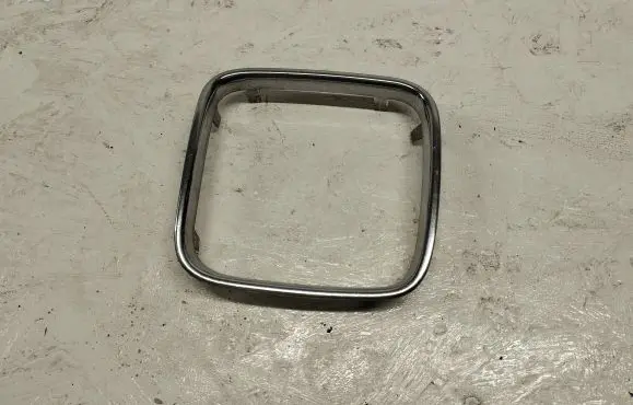 BMW 5 E34 Front bumper upper radiator grill 1973897