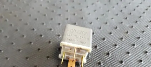 Ford Galaxy Other relay 141951253B 4RA003510-29