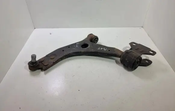 Volvo V40 Front lower control arm/wishbone