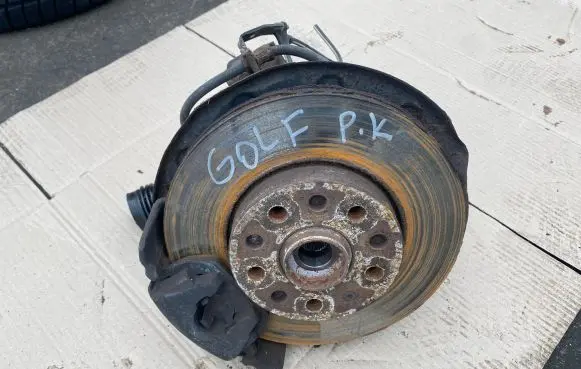 Volkswagen Golf VII Front wheel hub spindle knuckle