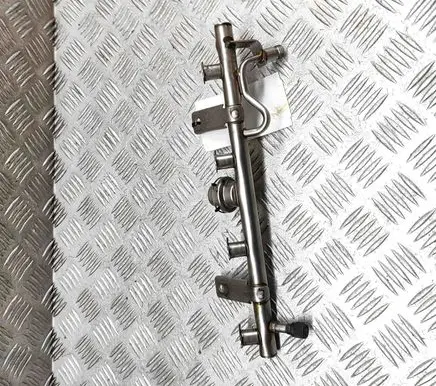 Mercedes-Benz C W203 Fuel main line pipe 0280161511 A1110780292