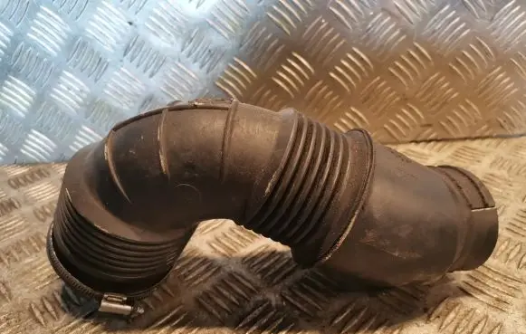 Opel Insignia A Air intake duct part 55561787