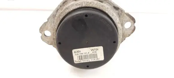 Audi Q7 4L Engine mount bracket 7L8199131A
