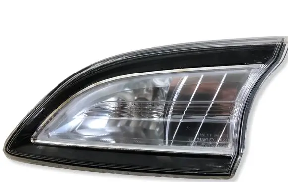 Tailgate rear/tail lights