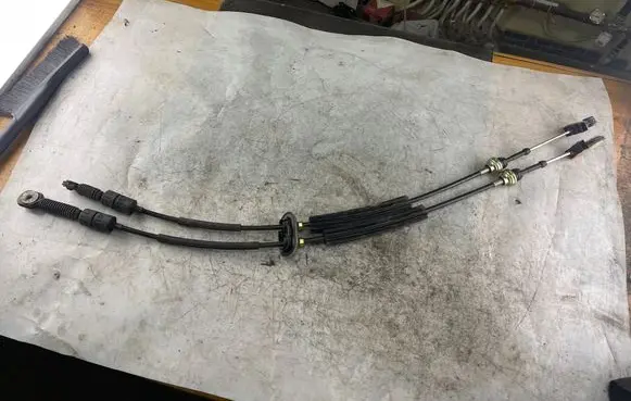 Mercedes-Benz A W168 Gear shift cable linkage 16836006