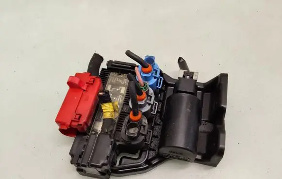 Citroen C5 Coolant fan relay 9656112480