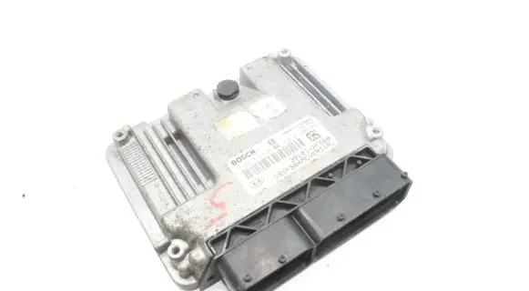 KIA Sportage Engine control unit/module 0281019638 391012F568