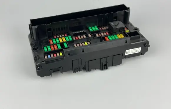 BMW 5 F10 F11 Fuse module 9252815 317033442 07664593