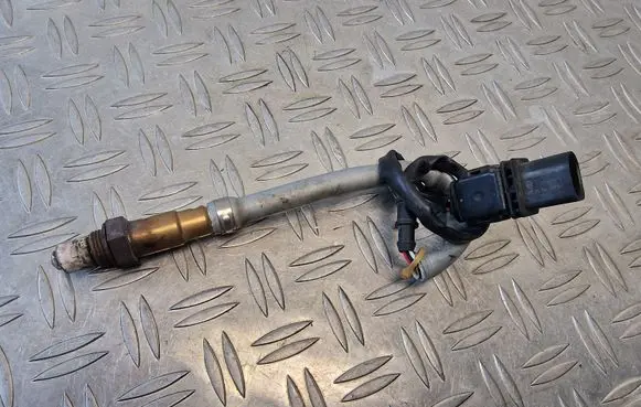Volkswagen PASSAT B6 Lambda probe sensor 06F906262AC
