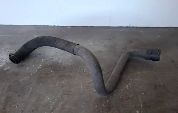 Volvo XC70 Engine coolant pipe/hose 6G918286
