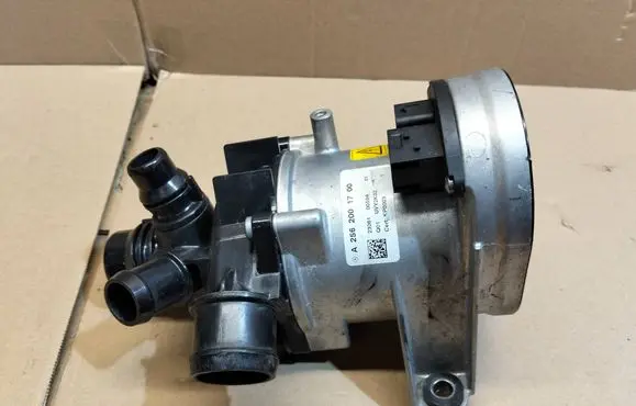 Mercedes-Benz S W223 Water pump A2562001700 KP0003 UVY2K02