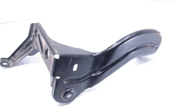 Audi A6 S6 C6 4F Intercooler pipe mounting bracket 4F0145813F