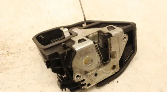 Mini Cooper Countryman R60 Rear door lock 053702