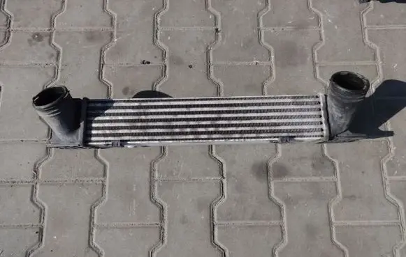 BMW 1 E82 E88 Intercooler radiator 7524916